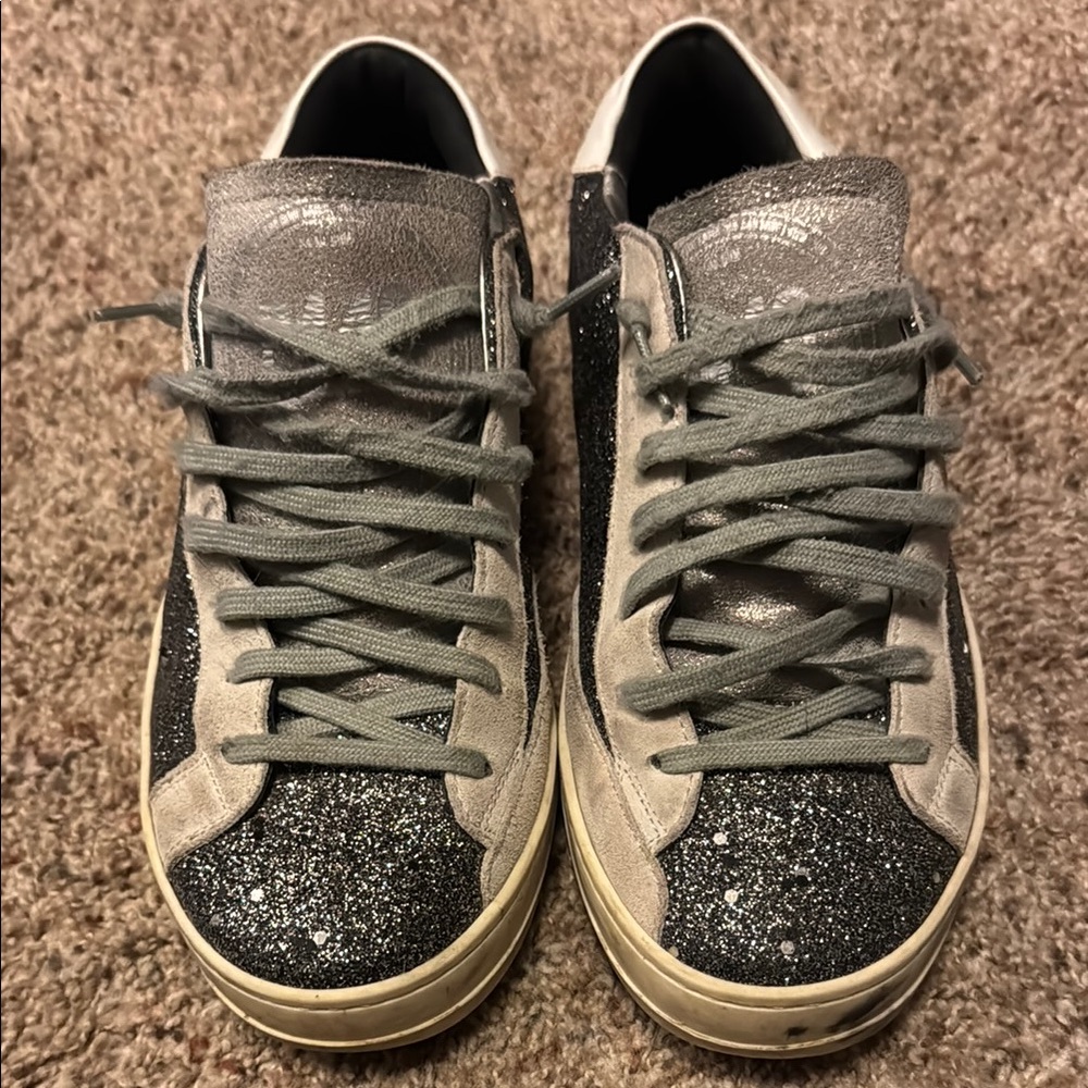 P448 Gray and Black Sneakers Distressed Low-Top